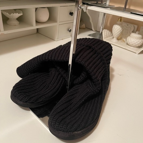 Uggs knitted boots soft and easy to put it on - Picture 8 of 15